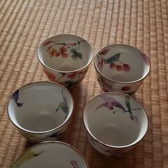 湯飲み茶碗と茶托の画像