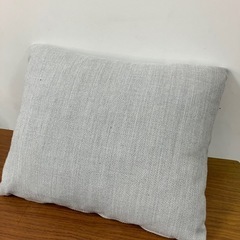 2411-073　クッション グレー カバー取外可 中古美品②