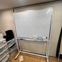 中古ホワイトボード　120cm✖️90cmの画像