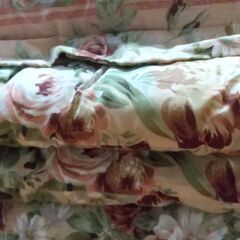 敷布団１００×２００cm１枚と枕２個のセット　ポリエステル綿　　の画像
