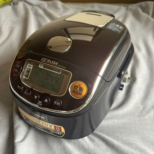 ZOJIRUSHI　象印　炊飯器　圧力IH式　極め炊き　プラチナ厚釜　３合炊　NP-RY05　2019年製　音大きめ