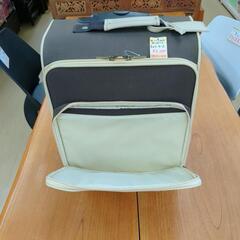 キャリーケース☆MINTON☆老舗メーカー・イングランド、ベージュ＆チャコールカラー【こちらは店舗です。浜村鹿野温泉ICから3分 買取本舗 宮本リサイクル 営業時間9～19時 定休日水曜のみ←連絡できませんm(_ _)m】の画像