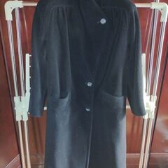 2.8　お値下げしました！　イタリア製　未使用自宅保存　カシミアコート(黒色)　の画像