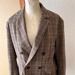 A.V.V のジャケット