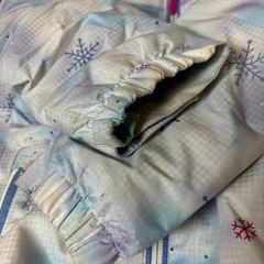 【取引確定】幼児用スキーウェアとグローブ2種の画像