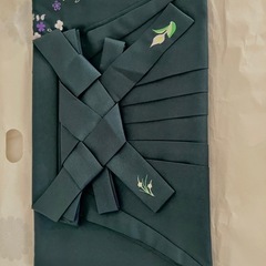 刺繍入りの卒業袴の画像