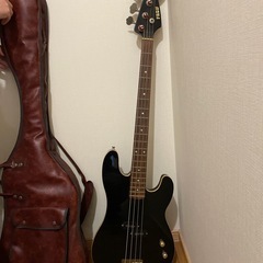 エレキベース