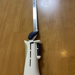 ブラック&デッカー　ケーキやパンなどの切断面をきれいに切る。買っ　　　カッターの画像