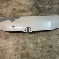 ハイエース　ボンネット