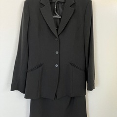 レディーススーツ