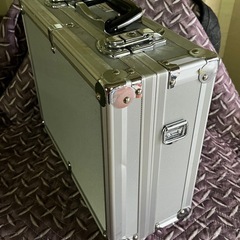 ジュラルミンケース