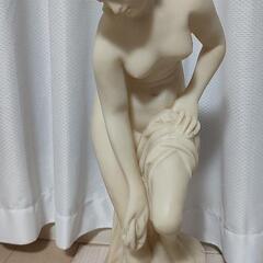 湯浴みするヴィーナス像　トップアート