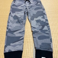 メンズボトムス　AZUL 迷彩柄
