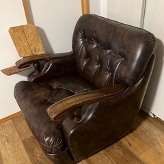 レトロな1人掛けソファーの画像