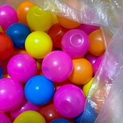 ボールプールのボールの画像
