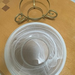 美品　　ガラスボウル　（大）　足台付き　花器　フルーツなど
の画像