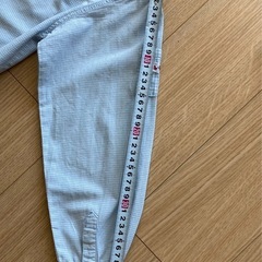130サイズ　キッズ 長袖シャツ 新品同様の画像