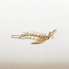 花のカラフルなヘアピン4種　 アクセサリー　髪飾り　髪留め　ヘアアクセサリーの画像