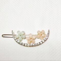 花のカラフルなヘアピン4種　 アクセサリー　髪飾り　髪留め　ヘアアクセサリーの画像