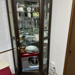 ショーケース　　コーナー家具　食器棚としても