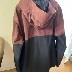 EB'sスノボーウエア上着とプロテクターパンツとゴーグルセットの画像