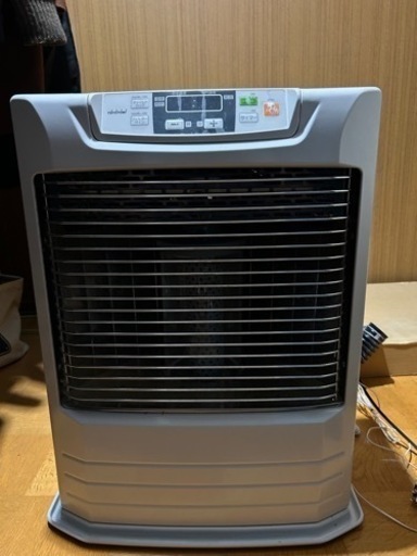 2016年製 トヨトミ FF式ストーブ FR-V3601 動作確認済み ホワイト