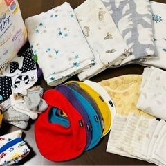 【決定済】ガーゼ、スタイ、おもちゃなど　赤ちゃん用品差し上げます