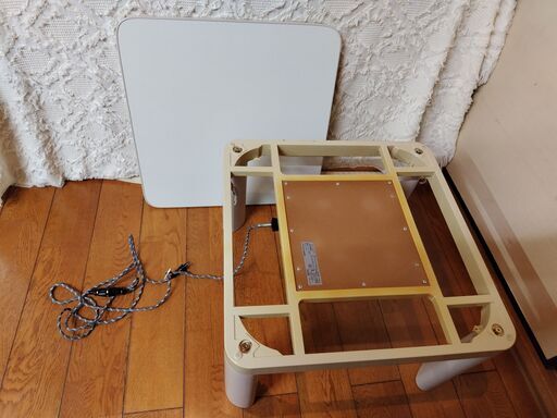 世田谷区近辺配送可能　KCK-600M　こたつ [約60×60cm /正方形]　リバーシブ天板　2015年製　暖房器具 こたつヒーター ユアサプライムス｜YUASA PRIMUS　■400WのU字石英管使用 ■中間スイッチ搭載 ■天板はリバーシブル仕様