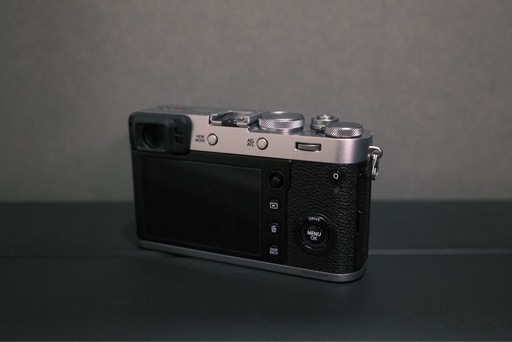 FUJIFILM X100F コンパクトデジタルカメラ