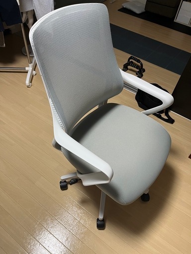 ニトリ　ワークチェア　カーデ