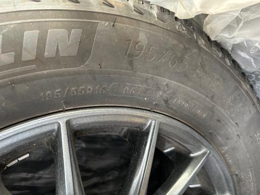 車　タイヤ　195/65R15 セレナ　ミシュラン 