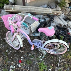 16インチ補助輪付き自転車の画像