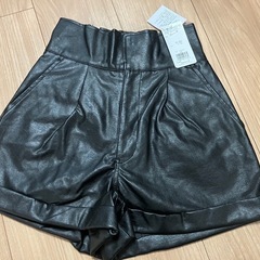 zipニット➕レザーショートPTの画像