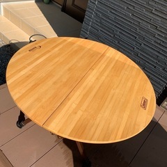 アウトドア用折りたたみテーブル