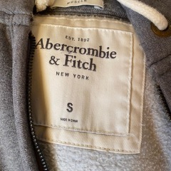 Abercrombie &Fitch 定番パーカーの画像