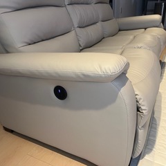 ニトリ　電動リクライニングソファー　三人掛け