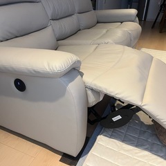 ニトリ　電動リクライニングソファー　三人掛け
