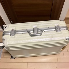 キャリーケースの画像