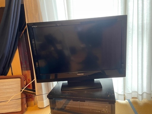 32型液晶テレビ　TOSHIBA REGZA
