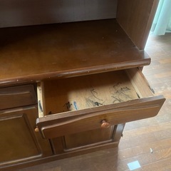 本棚または食器棚の画像