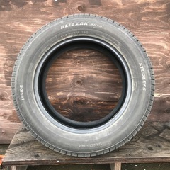 ブリザックVRX3　205／60R16  3本