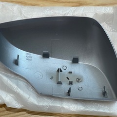 新品未使用　SJフォレスター純正ミラーカバー　シルバーの画像