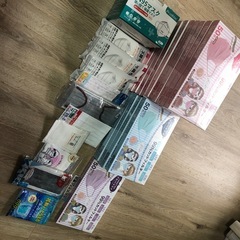 大量のマスク