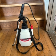 蓄圧式噴霧器　4リットル