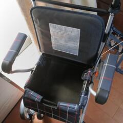 高齢者用の手押し車の画像