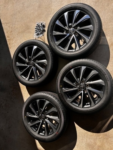 トヨタヴォクシー/90系/純正タイヤ付きホイール/17インチ/ナット付き