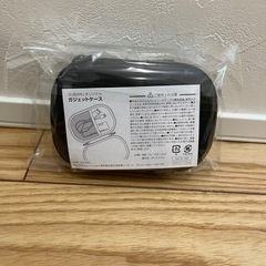 新品未開封　スバル　ガジェットケースの画像