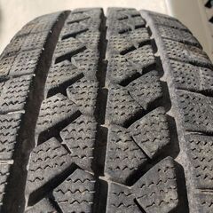 スタッドレスタイヤ　185 R14 8PRの画像