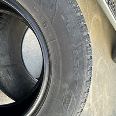 265/65R17 112H 　4本　 溝有り　使用できる車両一覧有り　ヒビ割れ少し有り　の画像