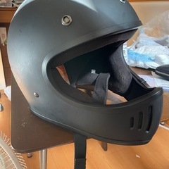ダムトラックス　ヘルメットの画像